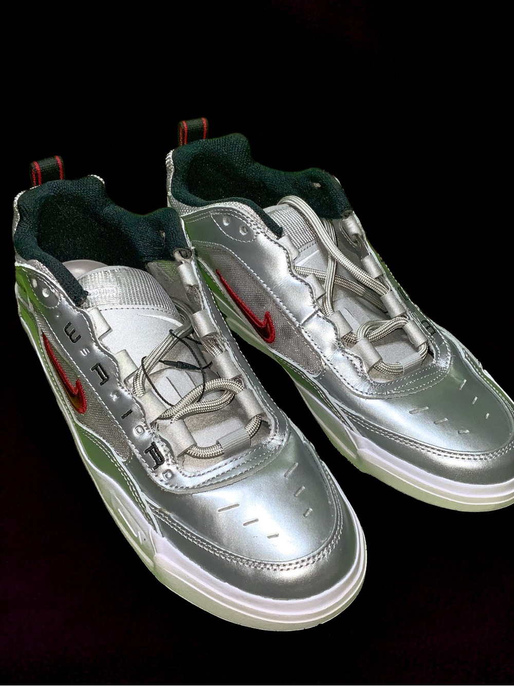 Nike Silver SB Air Max Ishod Wair “silver bullet” size 8.5 m